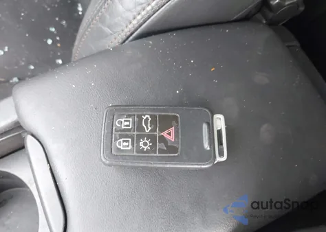 2010 Volvo Xc60 3.2 z USA, uszkodzony, nr VIN YV4982DZ0A2126351